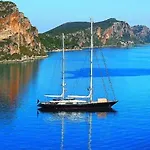 Navarone Hotel 3*