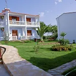 Navarone Hotel Petrochori (Peloponnese)