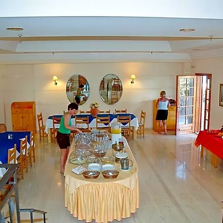 Navarone Hotel