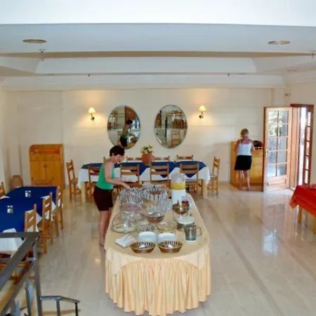 Navarone Hotel