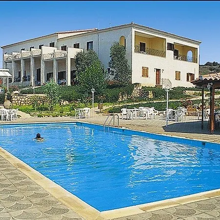 Navarone 3* Petrochori (Peloponnese)