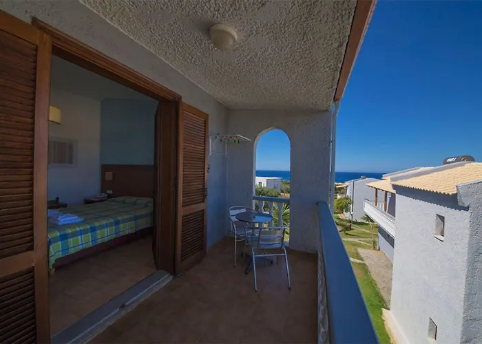 Отель Navarone Петрокорион