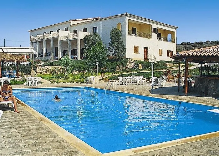 Navarone 3* Петрокорион